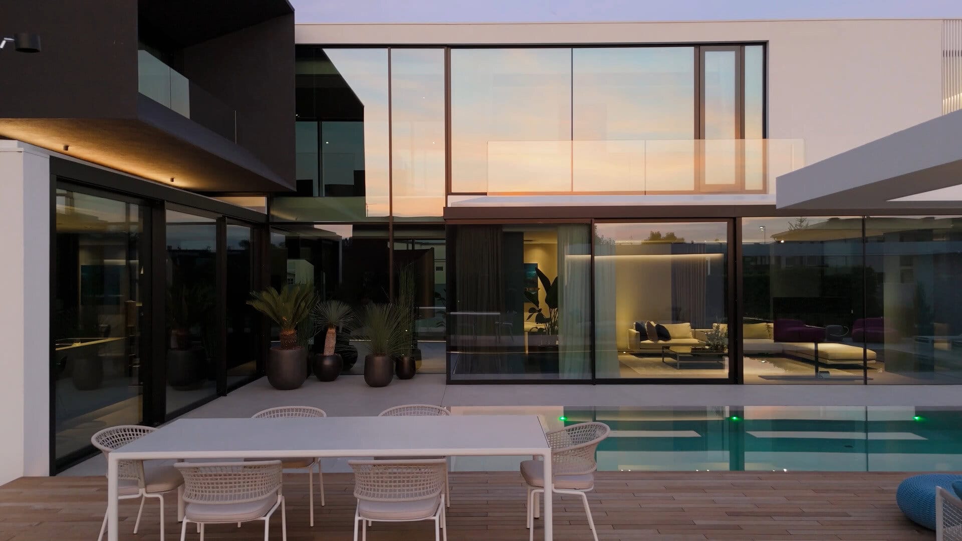 villa di lusso architetto Vicenza piscina a sfioro contemporanea