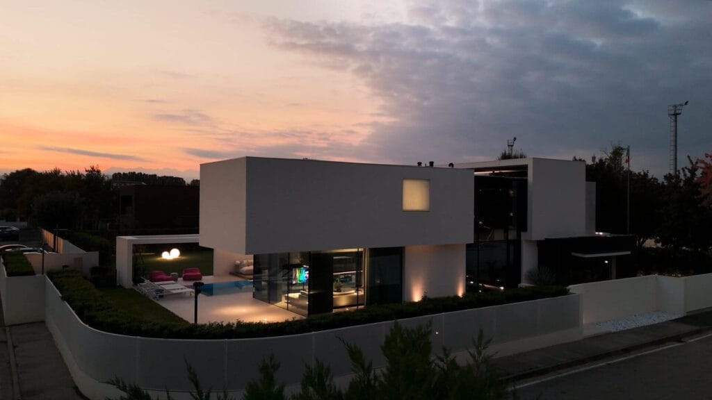 Costruire una villa di lusso 12 Villa AV Home al tramonto con giardino e piscina, Dueville